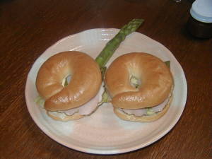 アスパラガス料理3 ベーグルサンド アスパラガス料理3 ベーグルサンド